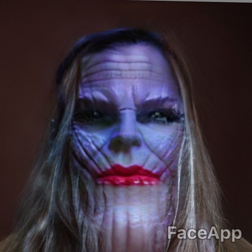 OK, ew, that is without doubt the ugliest transsexual I've ever laid eyes on.