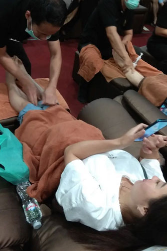 Wifey getting her foot massage.