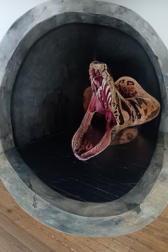Ssssss!