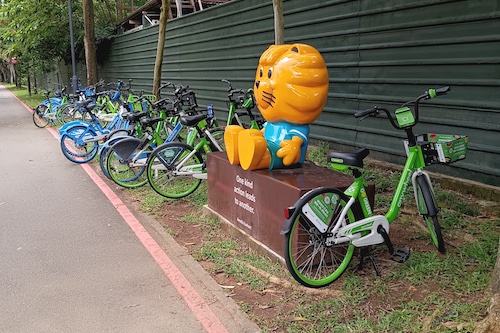 The Singa at a bike stand.